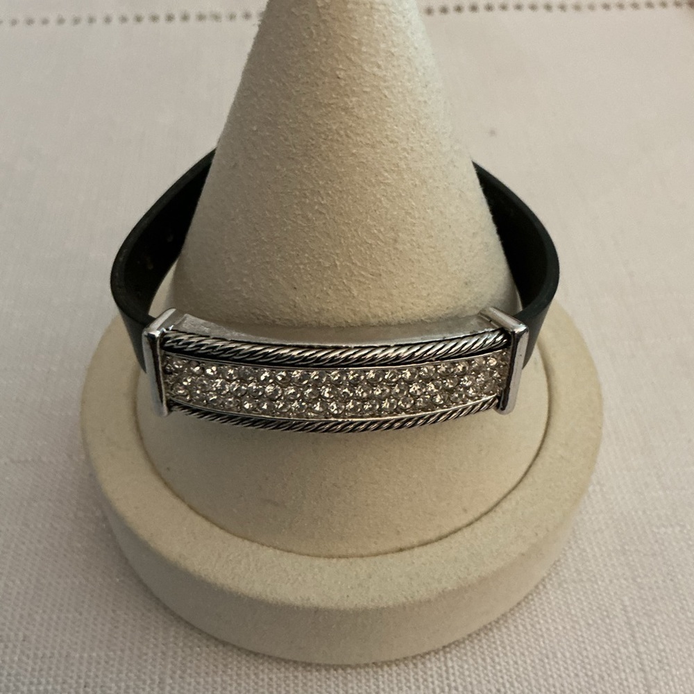 Black Pave’ Inlay Belt Style Silver Plated Bracelet - Picture 1 of 4
